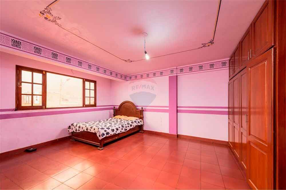 Casa en Sacaba en Cochabamba 12 dormitorios 5 baños 3 parqueos Foto 8