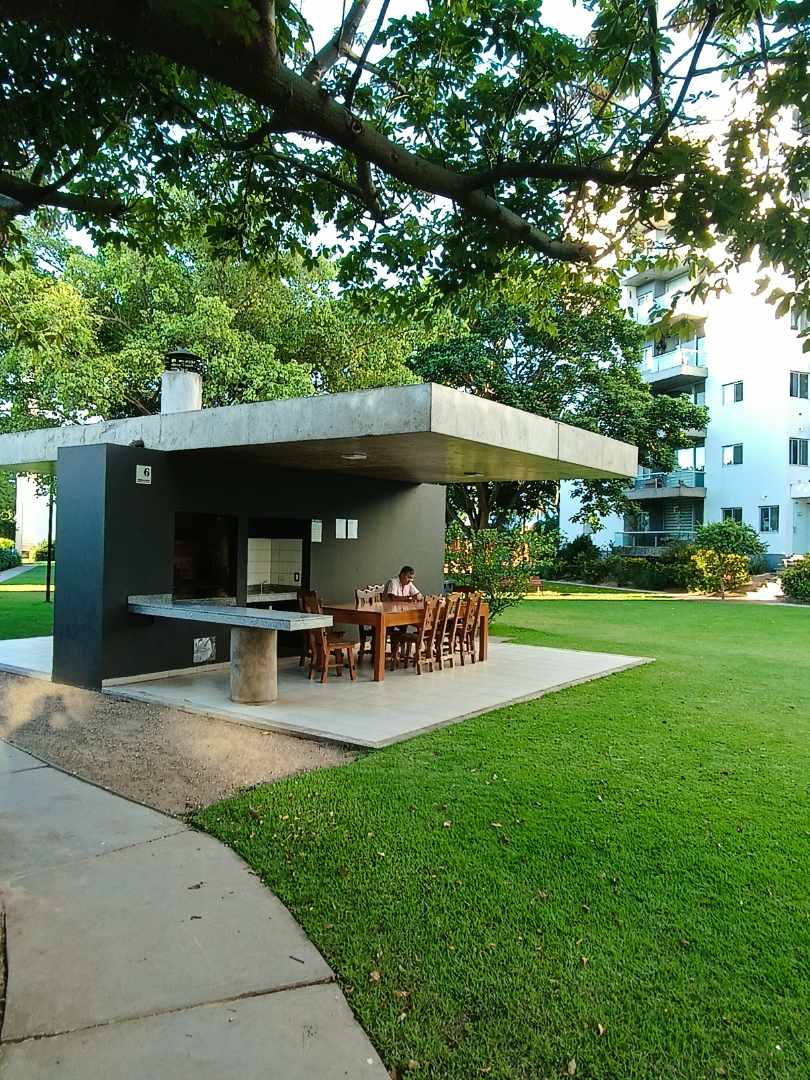 Departamento en Entre 4to y 5to anillo Oeste en Santa Cruz de la Sierra 3 dormitorios 3 baños 2 parqueos Foto 3