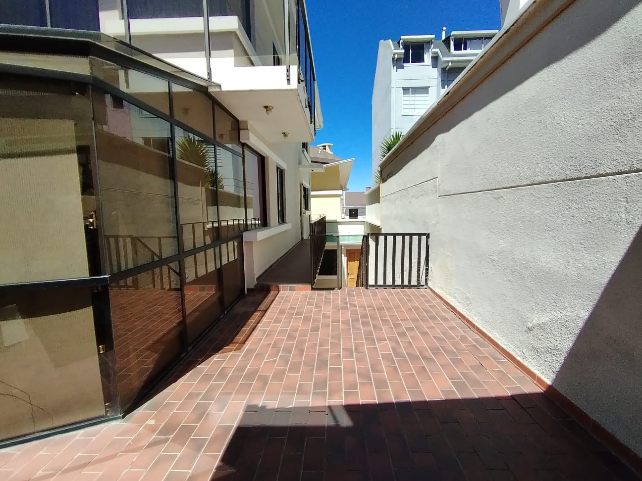 Casa en Achumani en La Paz 4 dormitorios 7 baños 2 parqueos Foto 36