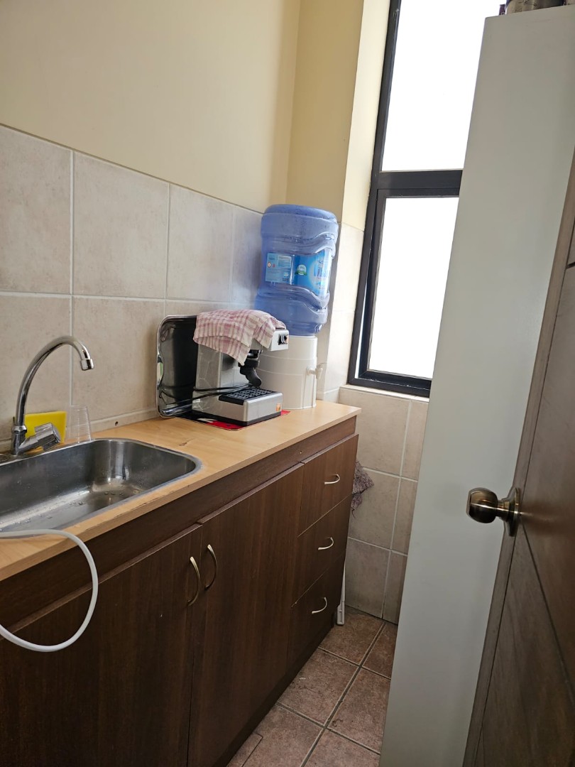 Oficina en VentaCalacoto, cerca de la calle 8  5 dormitorios 1 baños  Foto 2