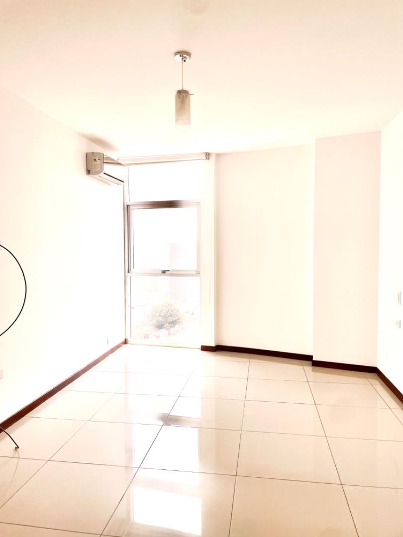 Departamento en Entre 2do y 3er anillo Norte en Santa Cruz de la Sierra 2 dormitorios 2 baños 1 parqueos Foto 12