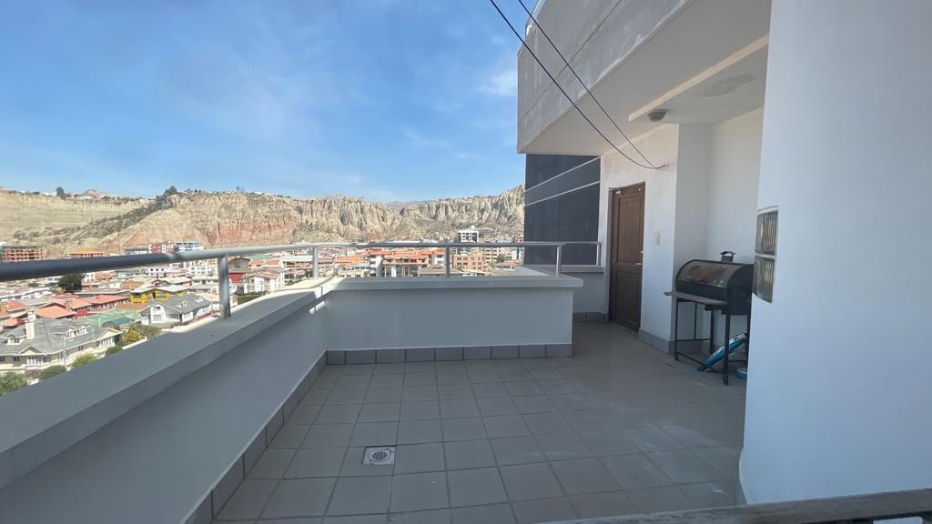 Departamento en AlquilerDEPARTAMENTO DUPLEX EN ALQUILER EN IRPAVI 4 dormitorios 5 baños 1 parqueos Foto 10