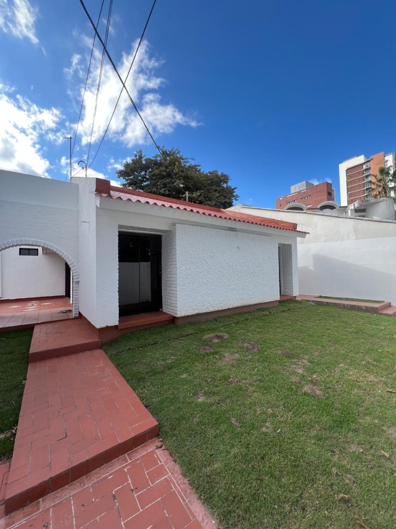 Casa en Equipetrol en Santa Cruz de la Sierra 3 dormitorios 3 baños 5 parqueos Foto 11