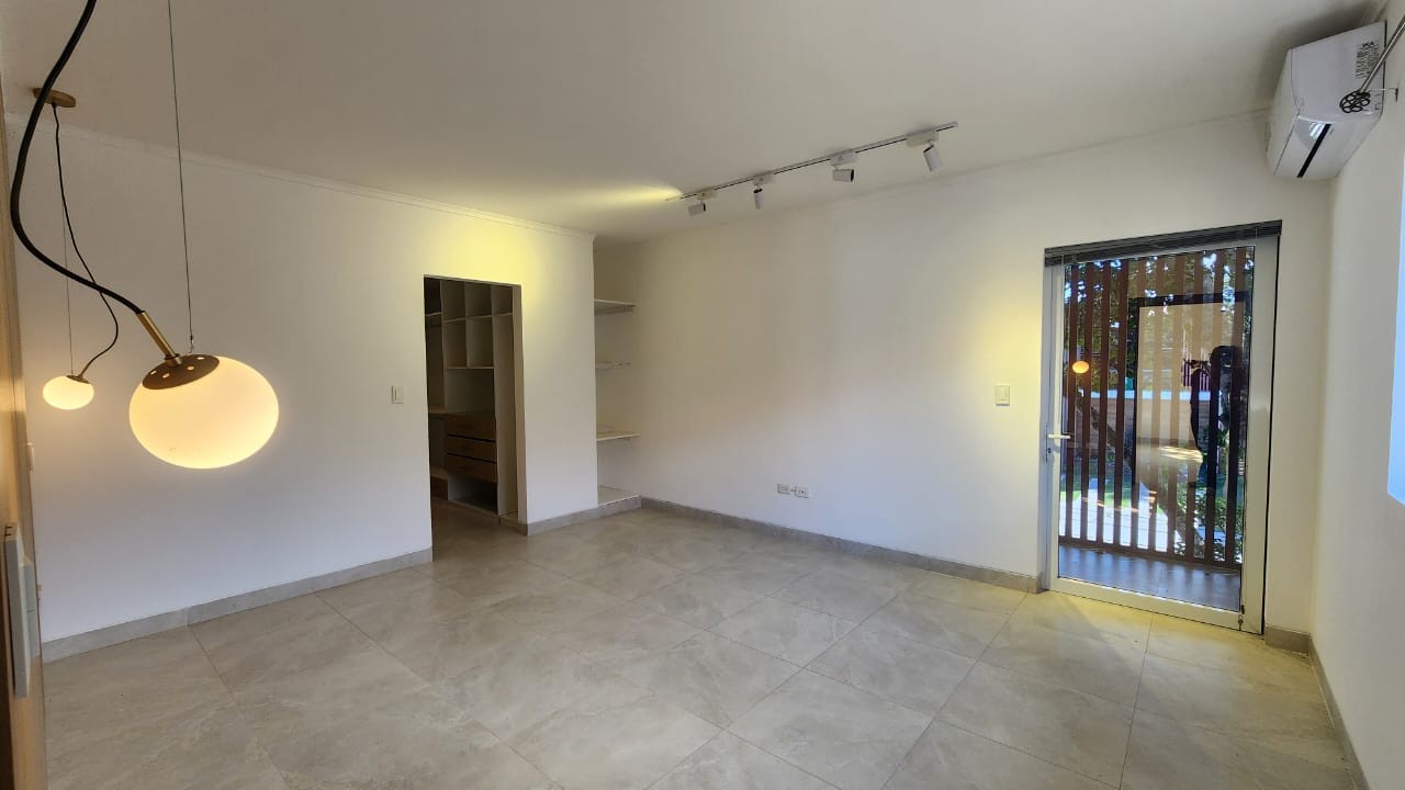 Departamento CASA EN VENTA EN BOSQUES DE LA COLINA Foto 9