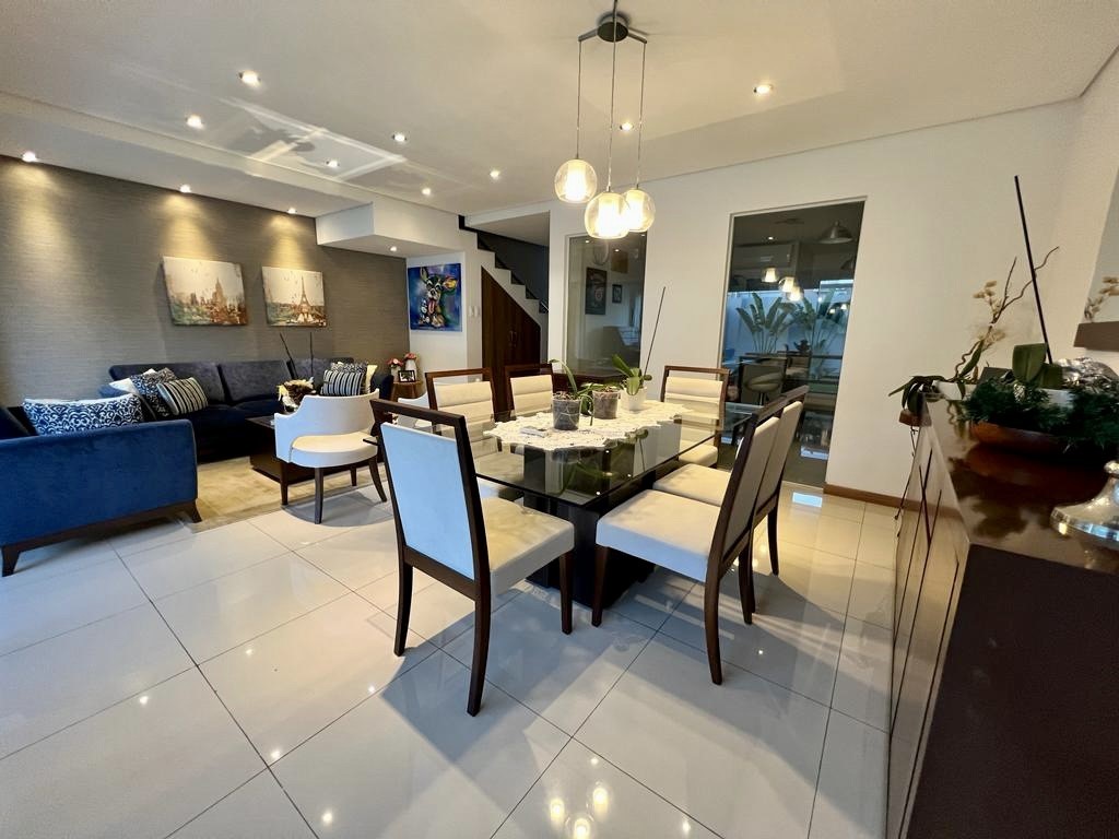 Casa En Venta Hermosa Casa de 3 Dormitorios en Condominio – Av. Piraí Zona de Condominios Foto 9