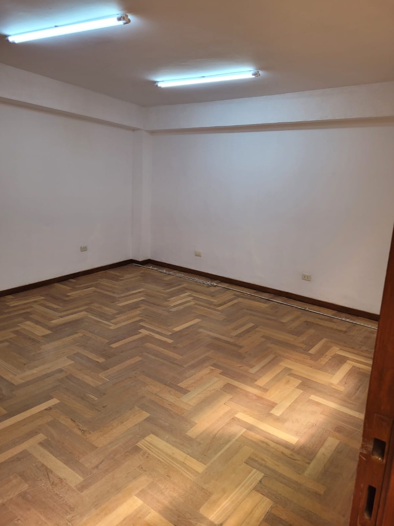 Casa en AlquilerSOPOCACHI -  CASA EN ALQUILER O VENTA -  PARA OFICINAS - 3 PLANTAS  21 dormitorios 5 baños 5 parqueos Foto 33