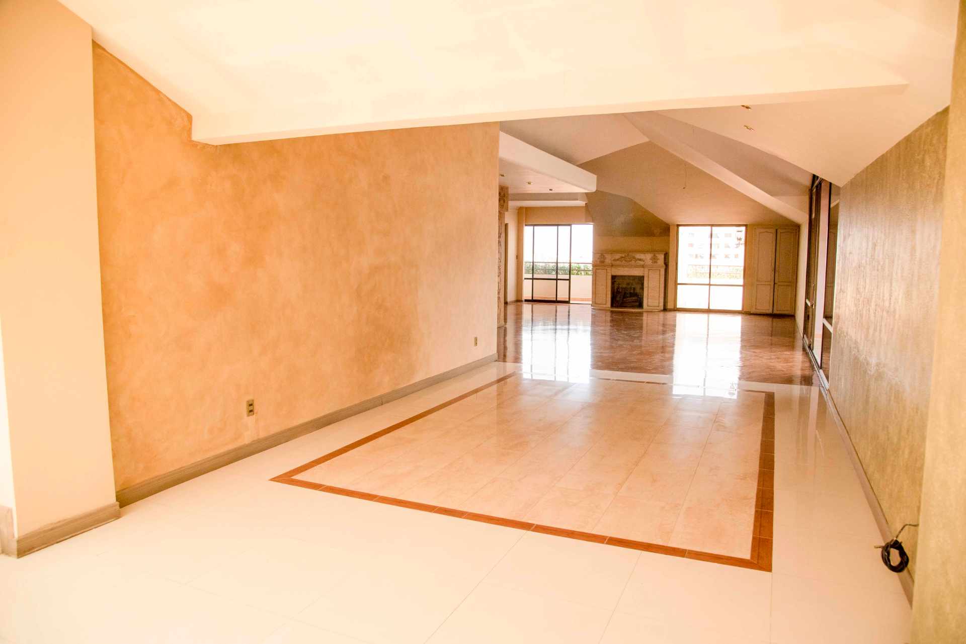 Departamento en Cala Cala en Cochabamba 4 dormitorios 5 baños 1 parqueos Foto 25