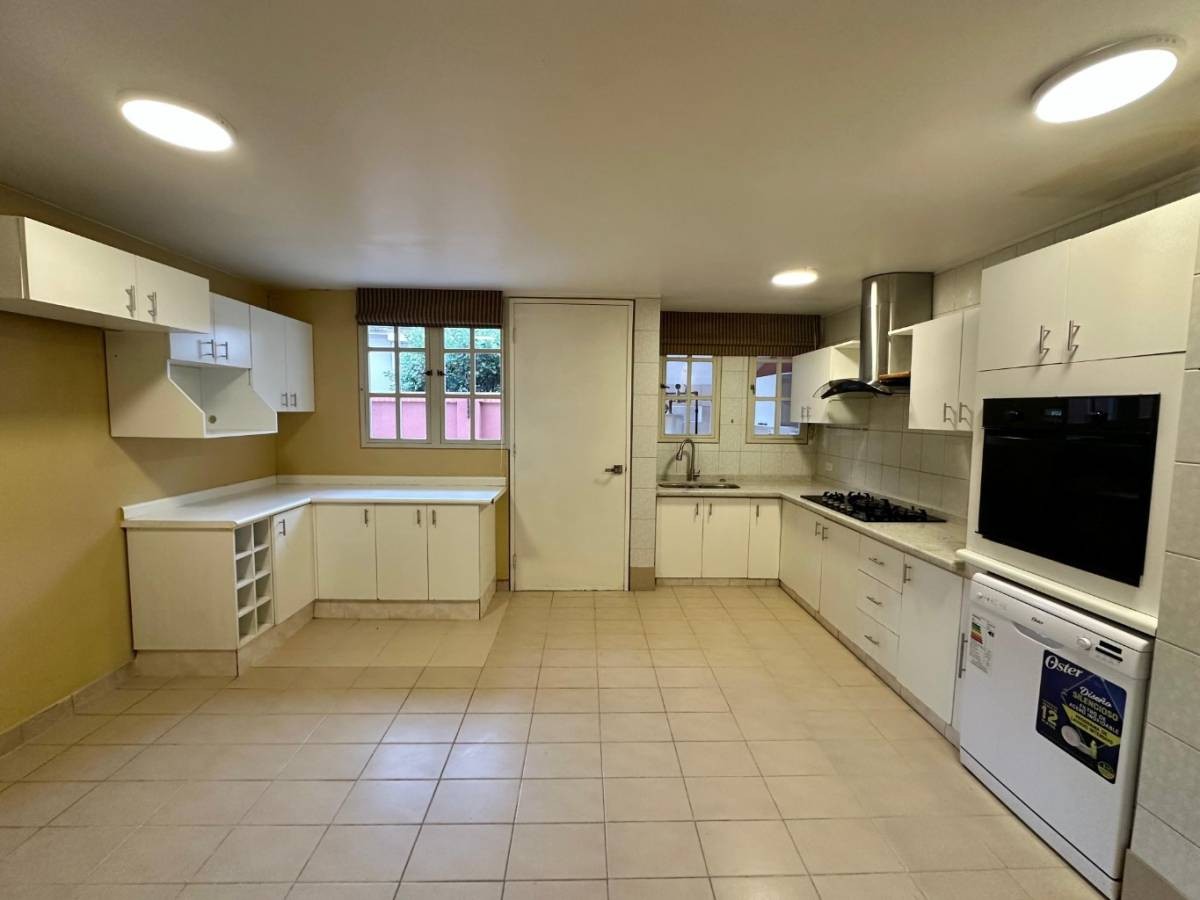 Casa en VentaCALLE 21 DE CALACOTO Y AV. COSTANERA CONDOMINIO CERRO GEMELO II Foto 10