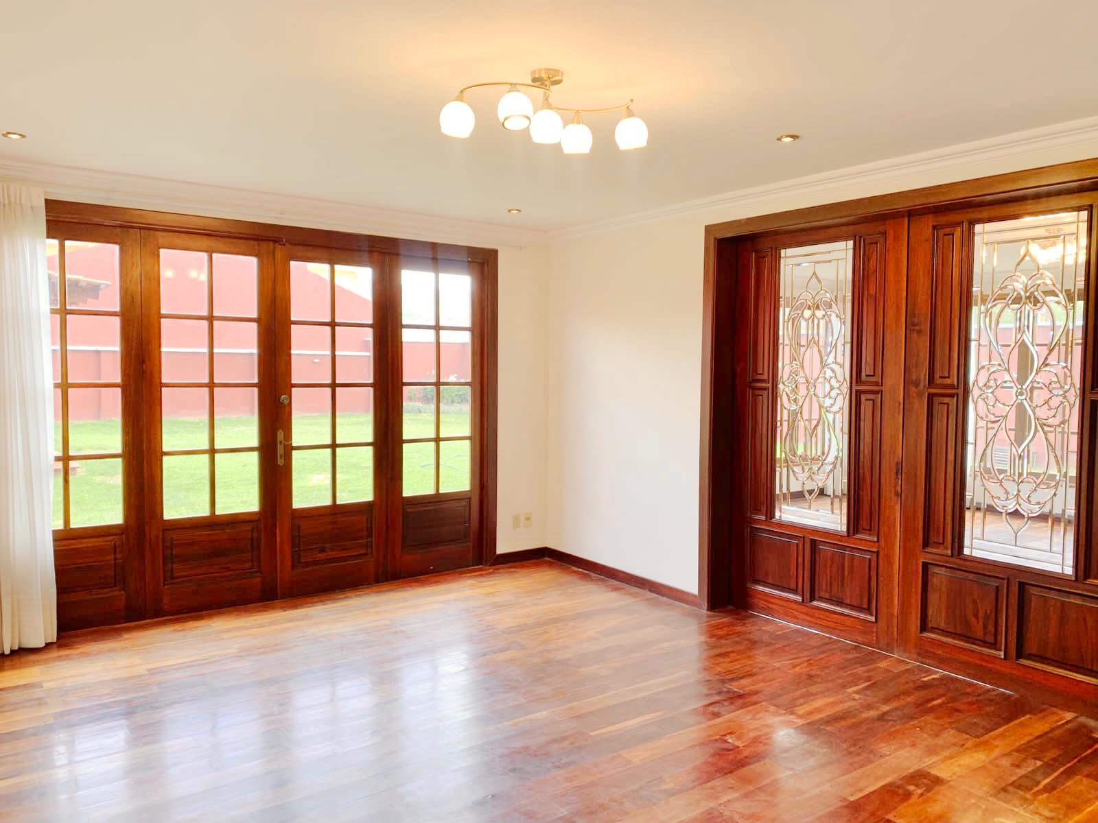 Casa en Auquisamaña en La Paz 3 dormitorios 4 baños 3 parqueos Foto 4