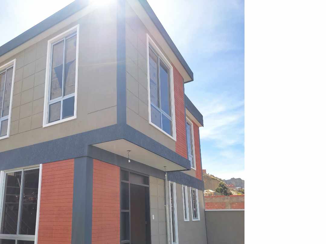 Casa en Alto Irpavi en La Paz 3 dormitorios 2 baños 2 parqueos Foto 1