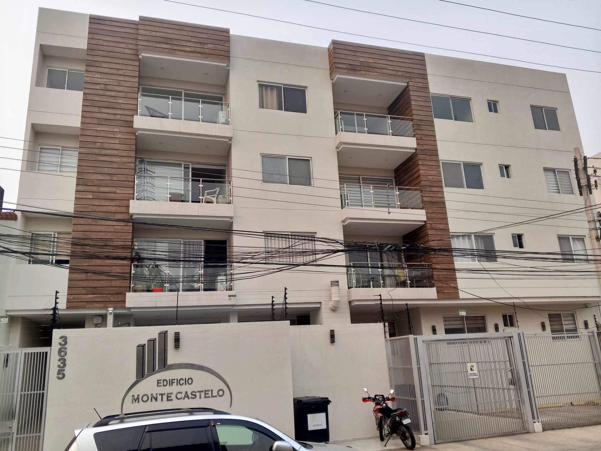 Departamento en Alquiler[EDIFICIO MONTE CASTELO| AV. ALEMANA 3ER. Y 4TO. ANILLO] ALQUILER AMOBLADO DPTO. 1 DORMITORIO PET FRIENDLY SIN PARQUEO CERCA DE COLEGIO SAINT GEORGE 1 dormitorios 1 baños  Foto 1