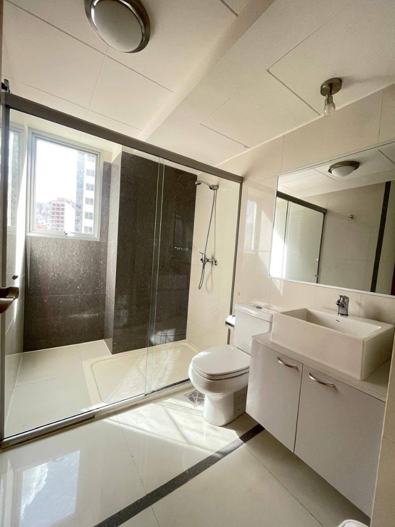 Departamento en Alquiler6 DE AGOSTO  2 dormitorios 2 baños 1 parqueos Foto 5