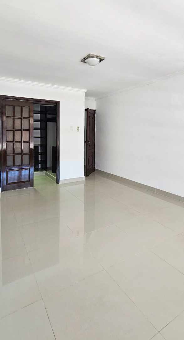 Casa Av. Roca Coronado 3er anillo- frente a la Feria exposición  Foto 21