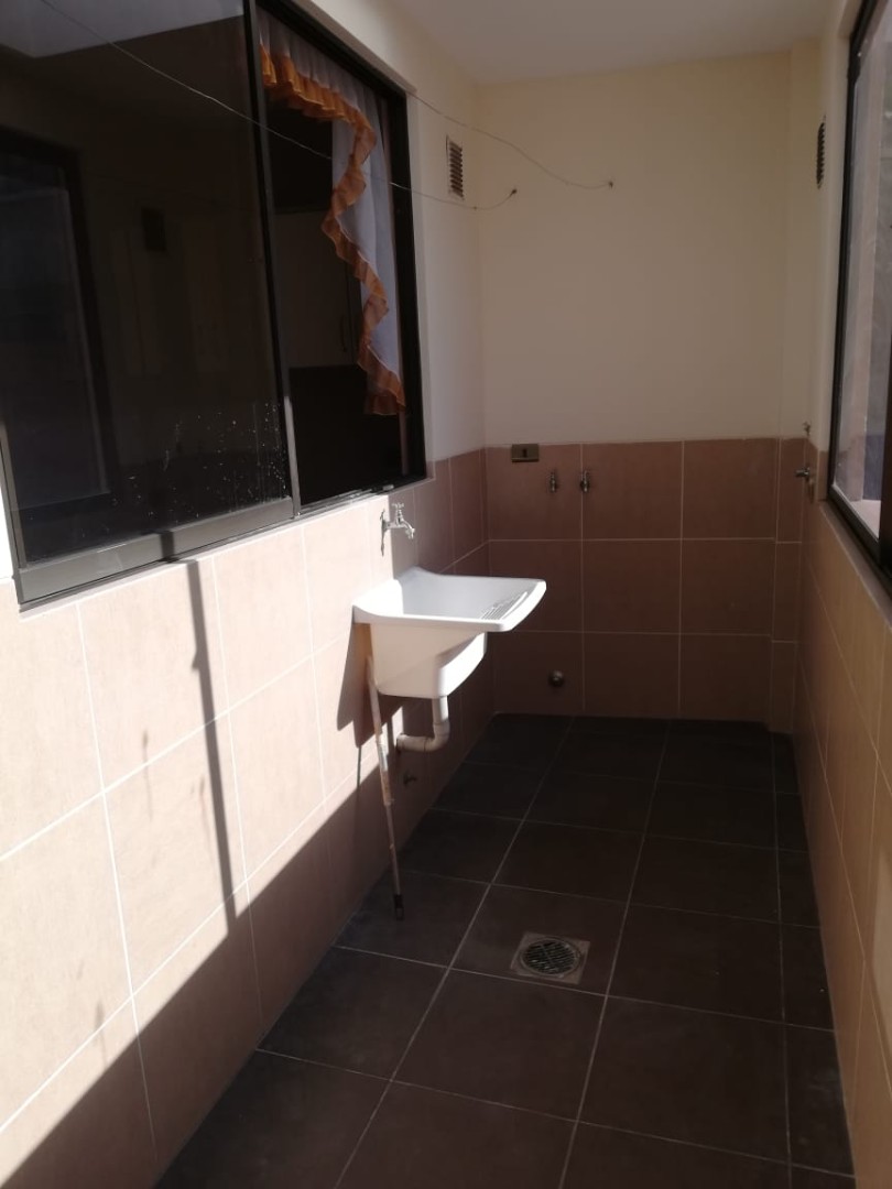 Departamento en AnticréticoDEPARTAMENTO EN ANTICRETICO Av. Quintanilla Zuazo, Calle Eugenio Patiño. Pasaje Pacheco ( DAN 006), 3 dormitorios 2 baños  Foto 13