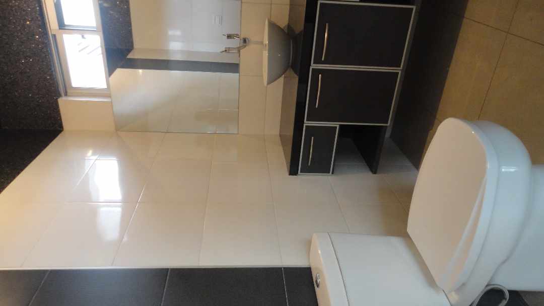 Casa en Entre 7mo y 8vo anillo Norte en Santa Cruz de la Sierra 4 dormitorios 3 baños 2 parqueos Foto 9