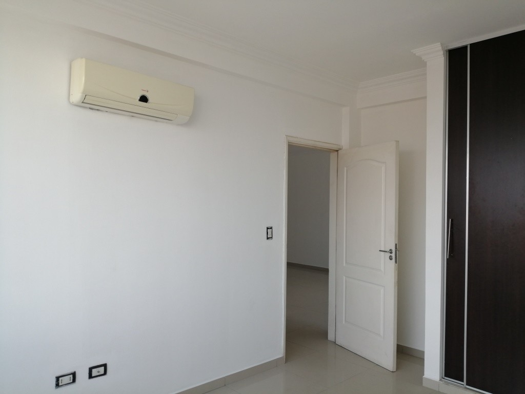 Departamento en AlquilerAV. ALEMANA C/ LAS BARRERAS entre 3er y 4º anillo Foto 7