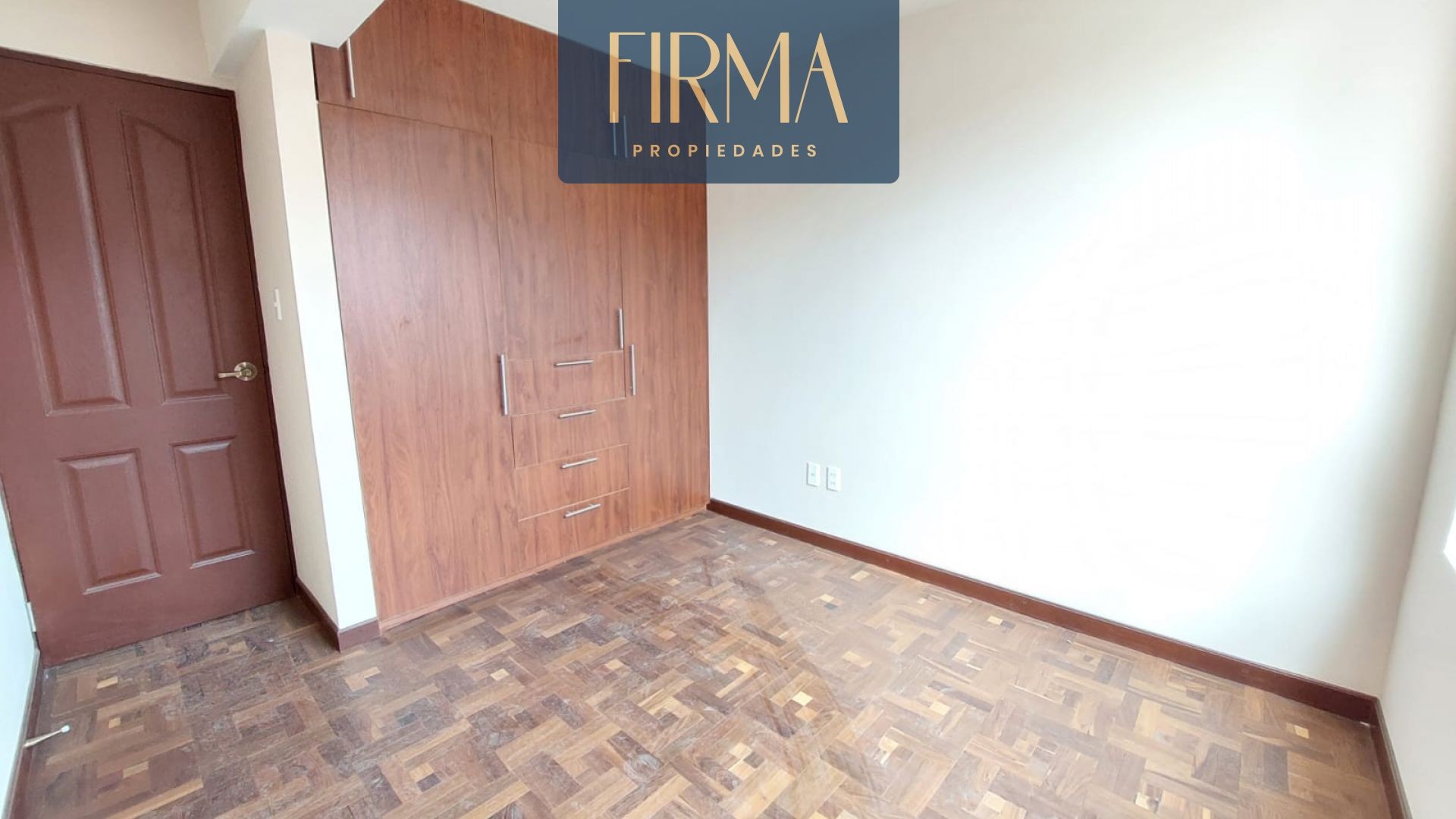 Departamento en Irpavi en La Paz 3 dormitorios 3 baños 1 parqueos Foto 7