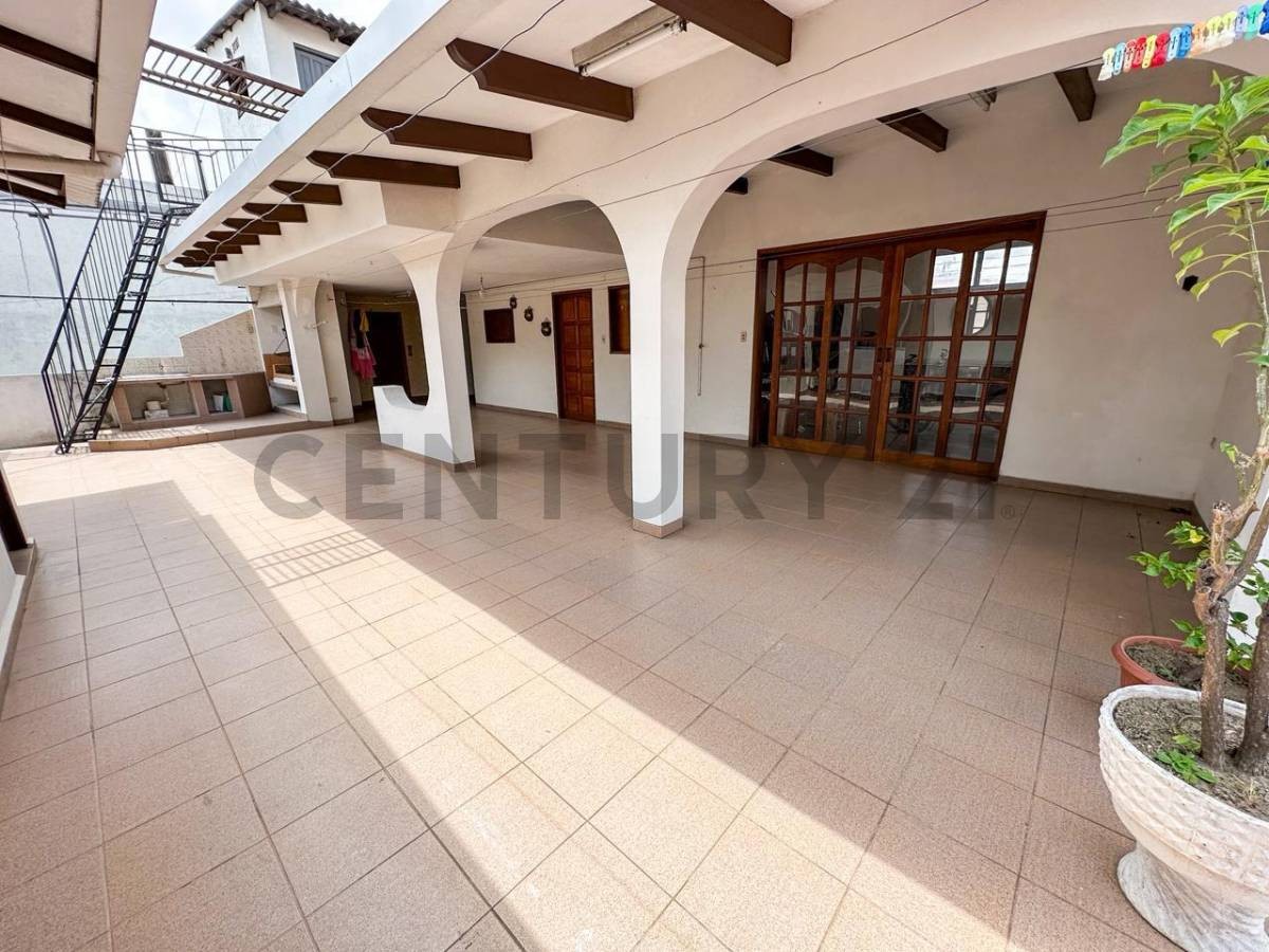 Departamento en Centro en Santa Cruz de la Sierra 1 dormitorios 1 baños  Foto 7