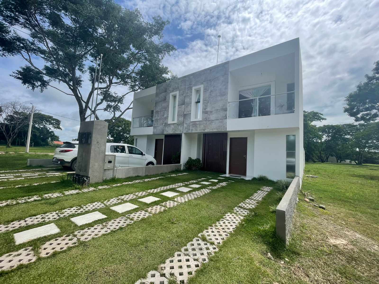 En Alquiler a $us 650 Foto 2