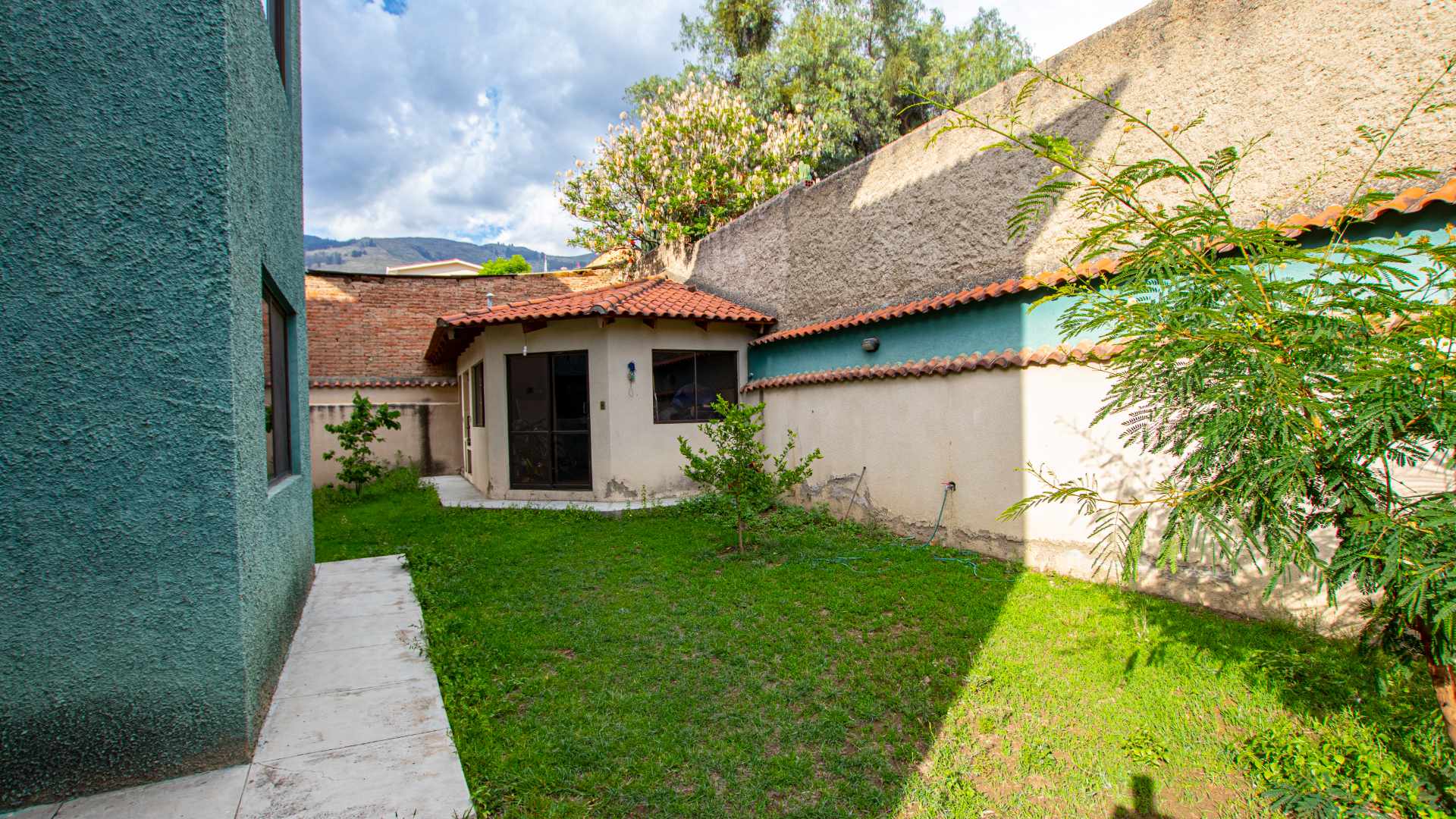 Departamento en Aranjuez en Cochabamba 3 dormitorios 2 baños 1 parqueos Foto 4