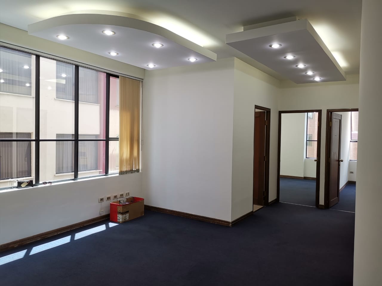 Oficina en San Jorge en La Paz 5 dormitorios 1 baños  Foto 2