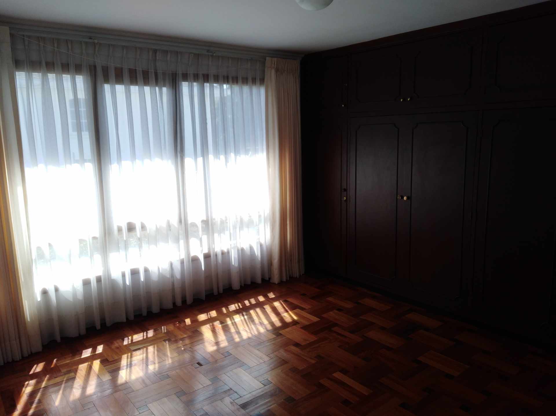 Casa en AlquilerCALACOTO calle 16 a 1/2 cuadra de la Av. Julio C. Patiño.  Foto 47