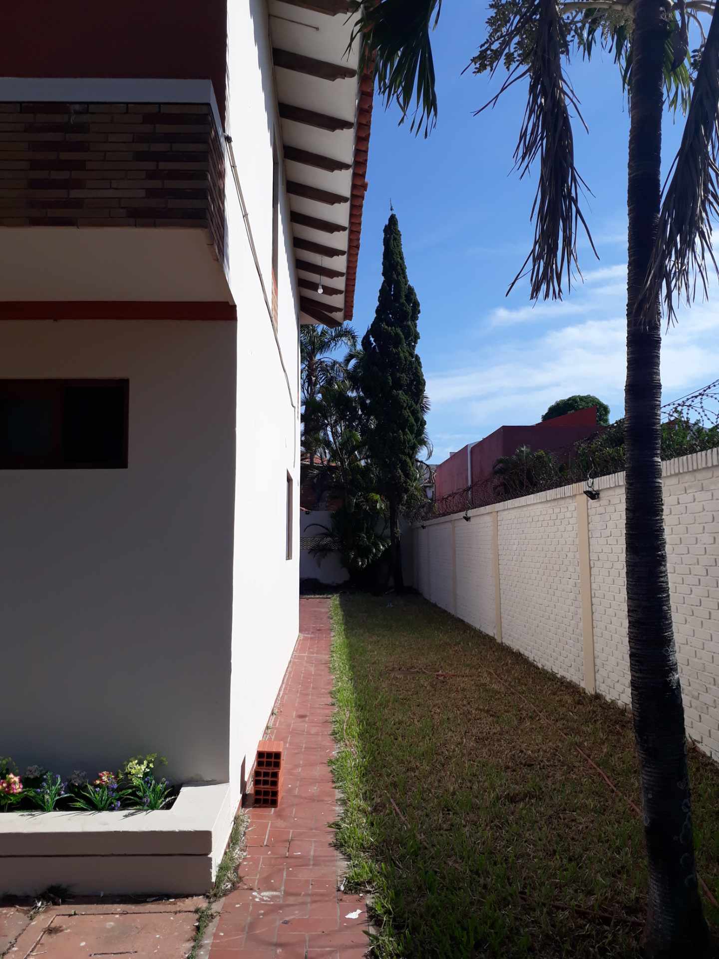 Casa en VentaZona Norte , Beni entre 2do y 3er anillo.  3 dormitorios 4 baños 2 parqueos Foto 6
