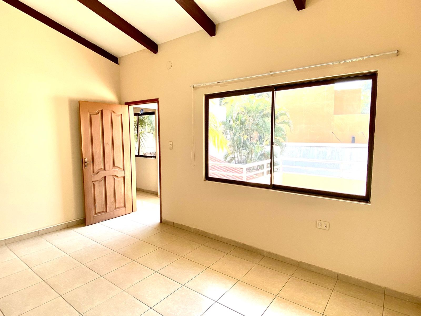 Casa en VentaBarrio Urbarí, Av. Piraí calle Baracea Foto 33