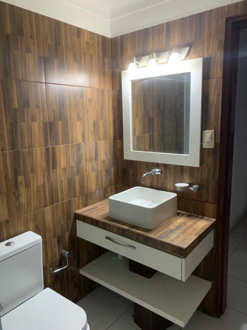 Casa en Entre 2do y 3er anillo Este en Santa Cruz de la Sierra 4 dormitorios 4 baños 3 parqueos Foto 8