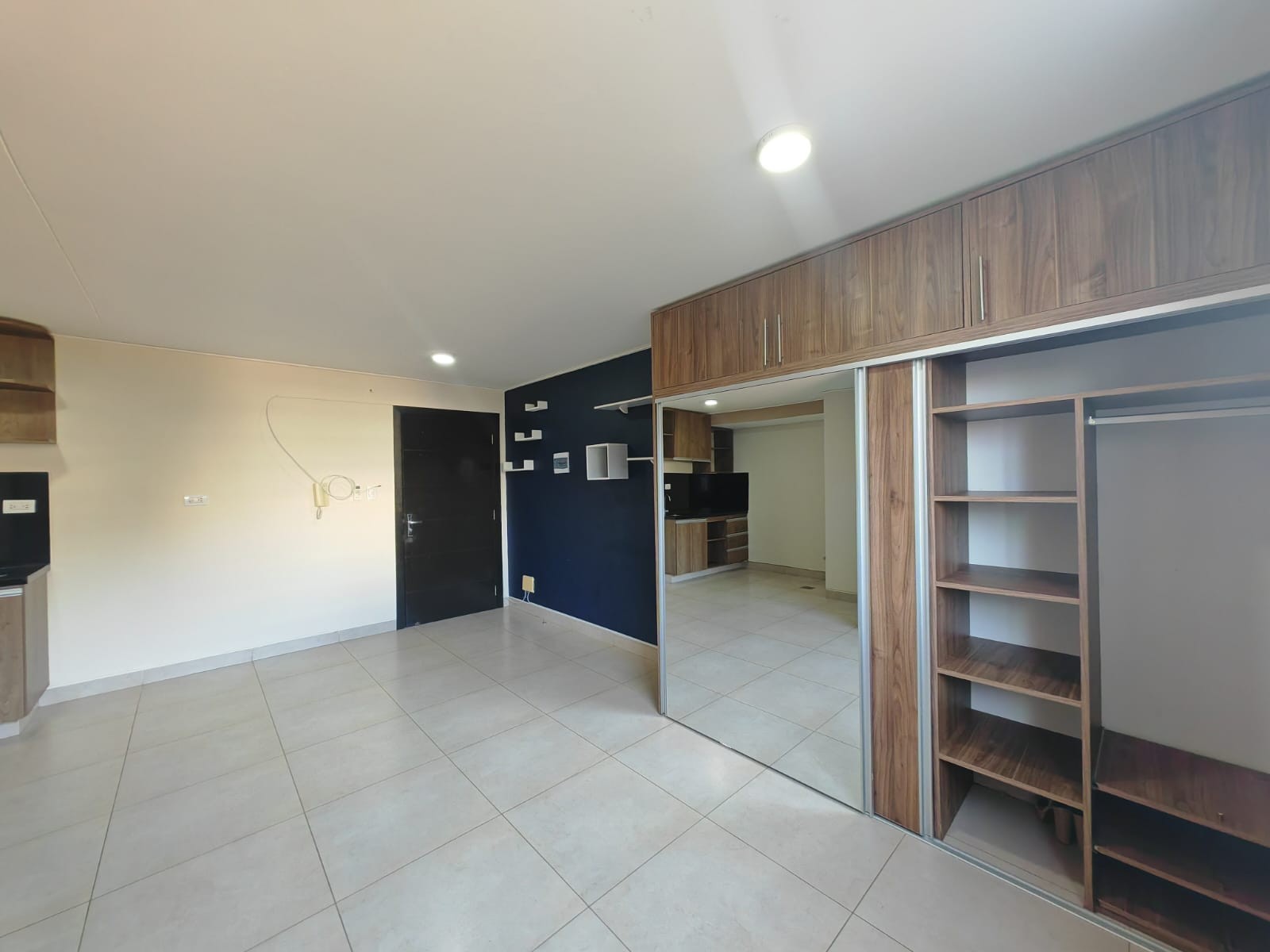 Departamento en Venta2DO ANILLO BUSCH FRENTE UNIFRANZ EDIFICIO SAYUBU Foto 4