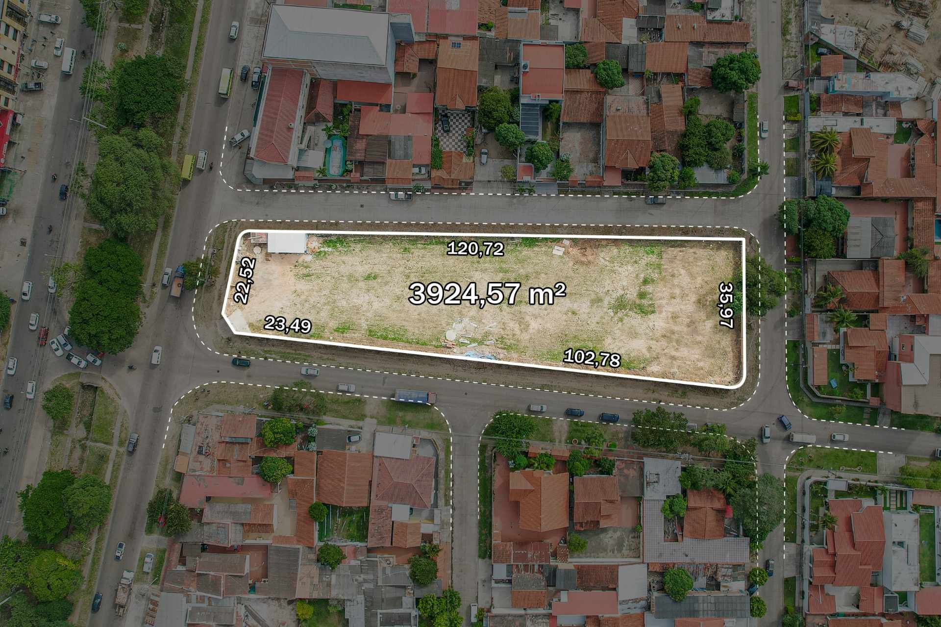 Terreno en VentaSOBRE 4TO ANILLO AV. CUMAVI Y 3 PASOS AL FRENTE    Foto 4