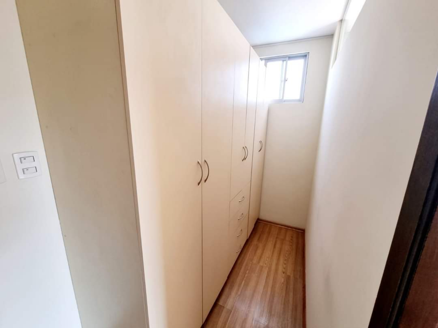 Oficina en Achumani en La Paz 1 dormitorios 2 baños  Foto 2