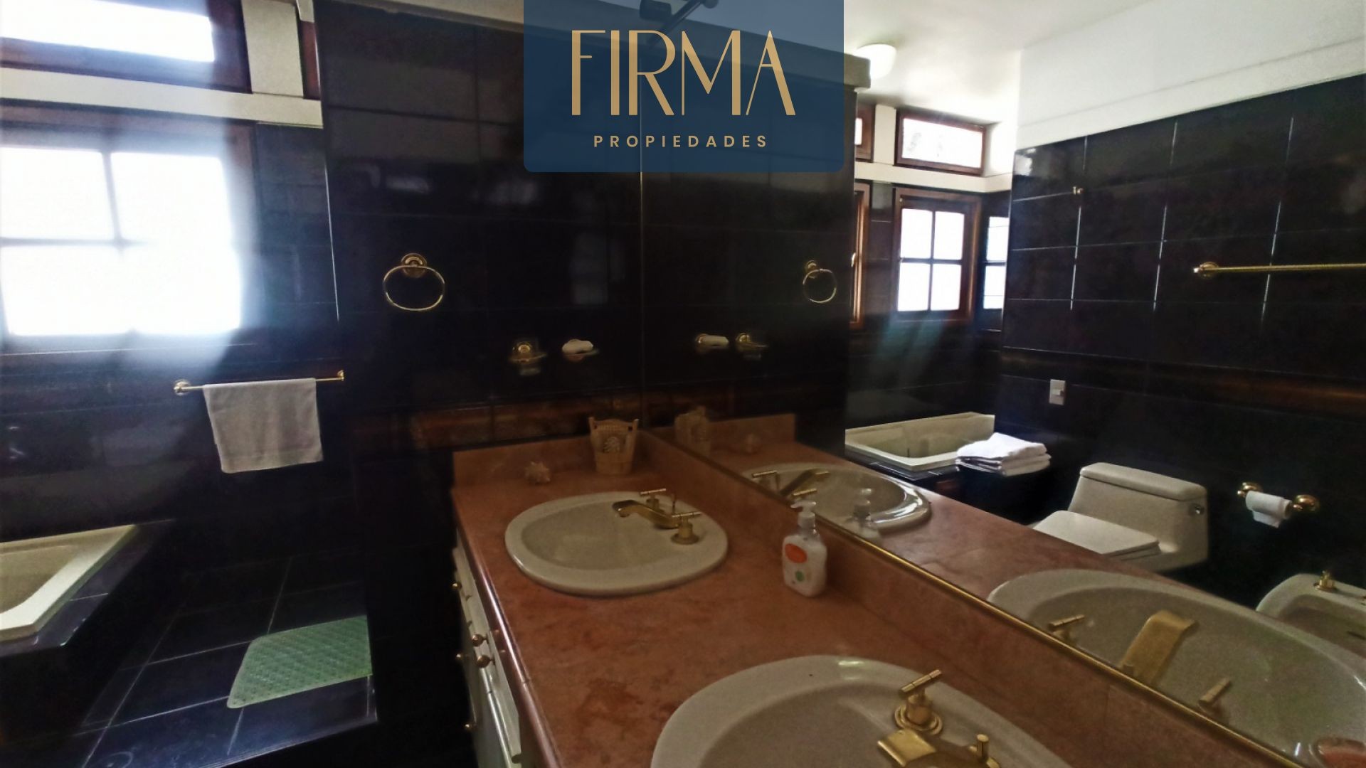 Casa en Calacoto en La Paz 4 dormitorios 5 baños 3 parqueos Foto 27