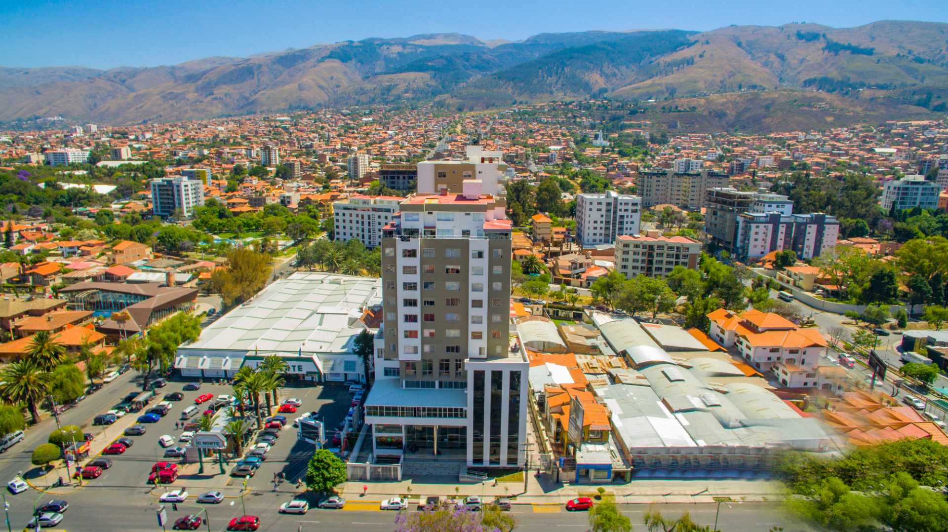 Departamento en Queru Queru en Cochabamba 3 dormitorios 2 baños 1 parqueos Foto 8
