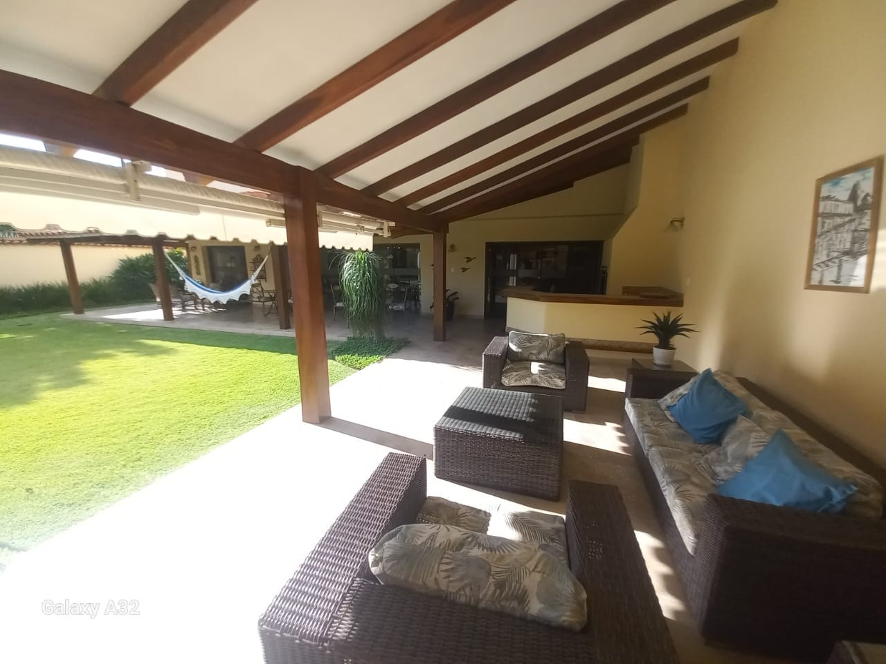 Casa en Entre 3er y 4to anillo Norte en Santa Cruz de la Sierra 4 dormitorios 6 baños 3 parqueos Foto 2