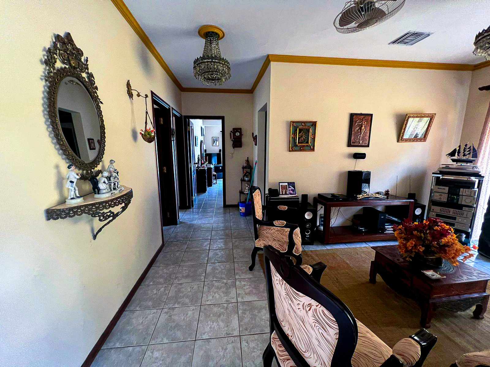 Casa en Villa 1ero de Mayo en Santa Cruz de la Sierra 3 dormitorios 3 baños 4 parqueos Foto 10