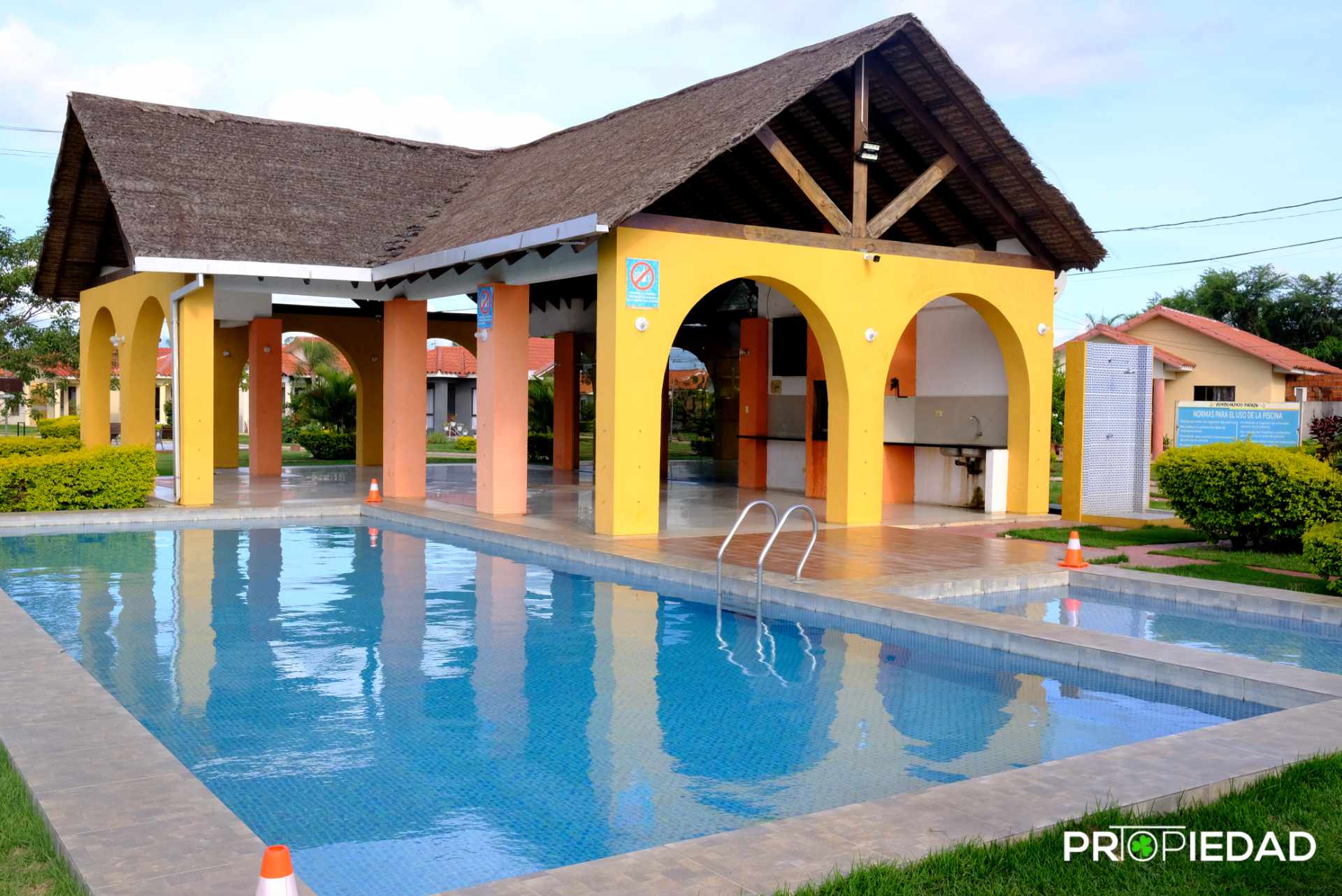 Casa Condominio Patujú – Jardines de Pentaguazú, bloque C – Satélite Norte. Foto 6