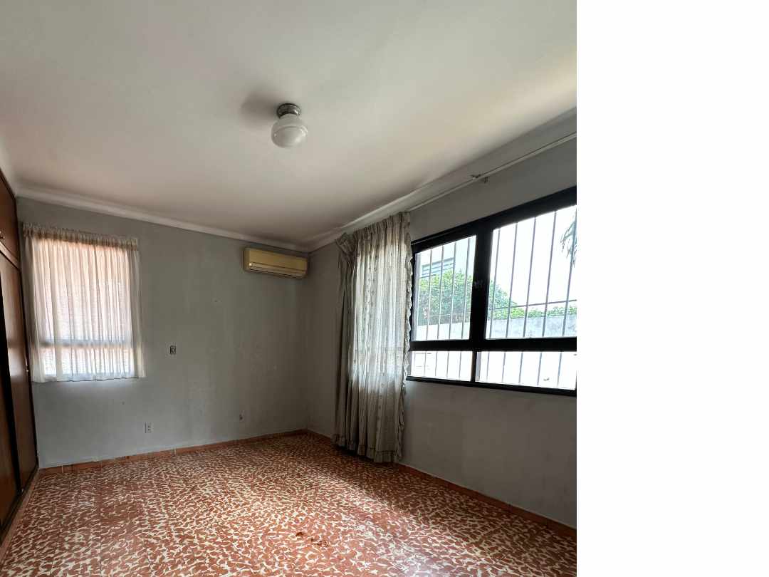 Casa en Entre 3er y 4to anillo Norte en Santa Cruz de la Sierra 3 dormitorios 2 baños 3 parqueos Foto 12