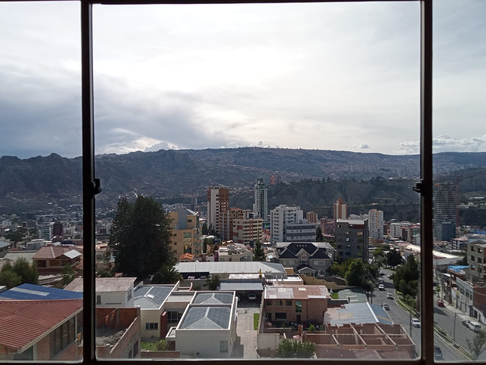 Departamento en Cota Cota en La Paz 3 dormitorios 4 baños 1 parqueos Foto 12