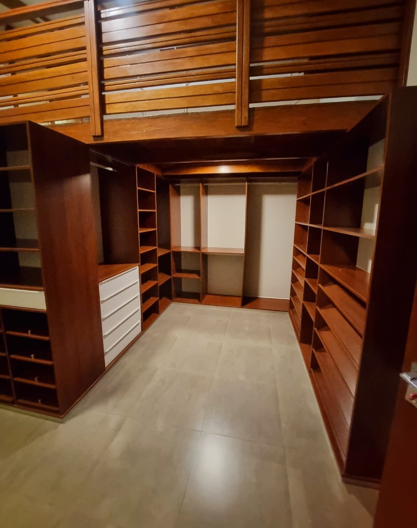 Casa en VentaCasa 4to anillo y Av. Pirai 3 dormitorios 2 baños 2 parqueos Foto 4