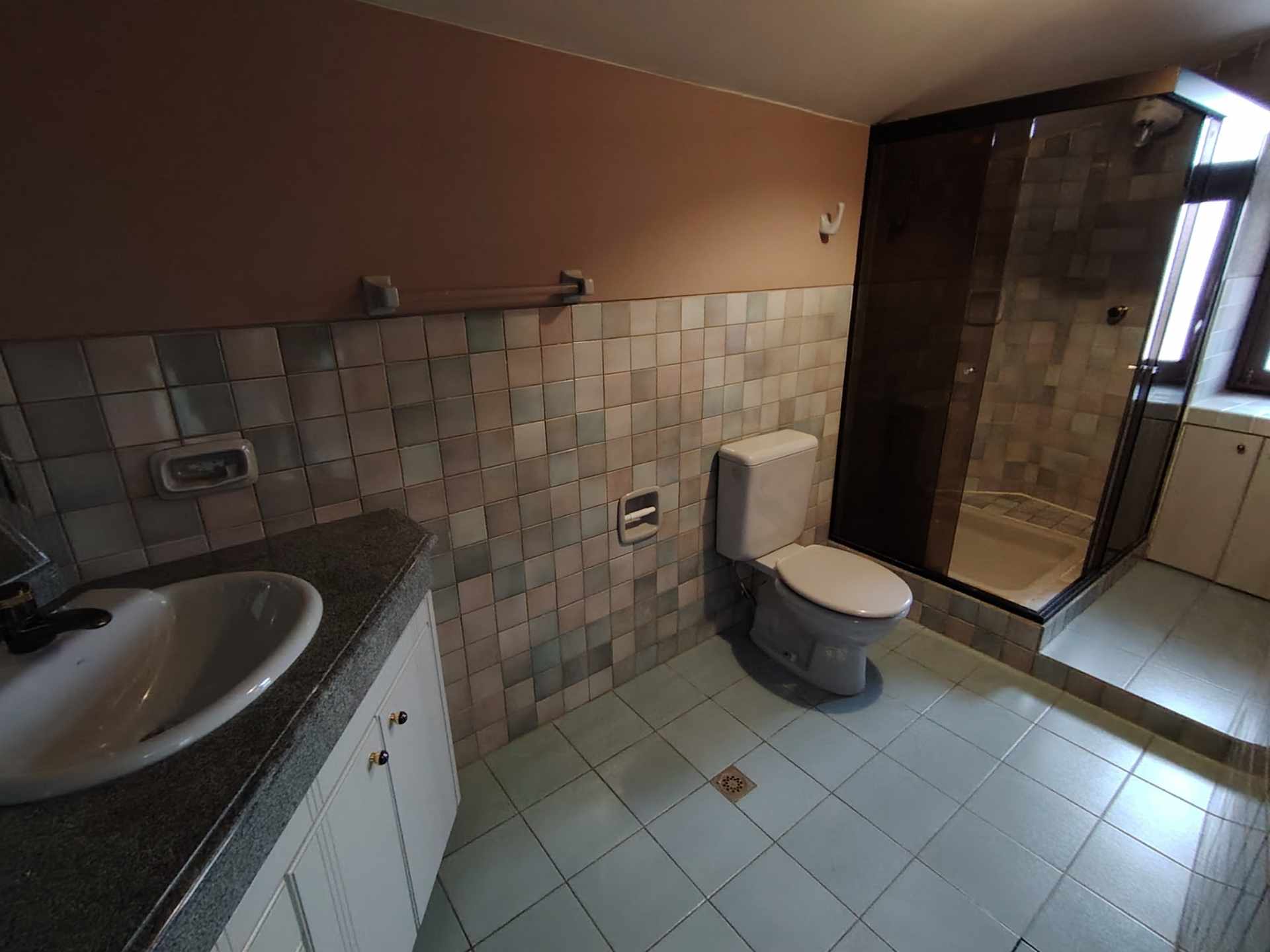 Casa en VentaACHUMANI - LA BARQUETA LINDA CASA EN VENTA  4 dormitorios 4 baños 4 parqueos Foto 16