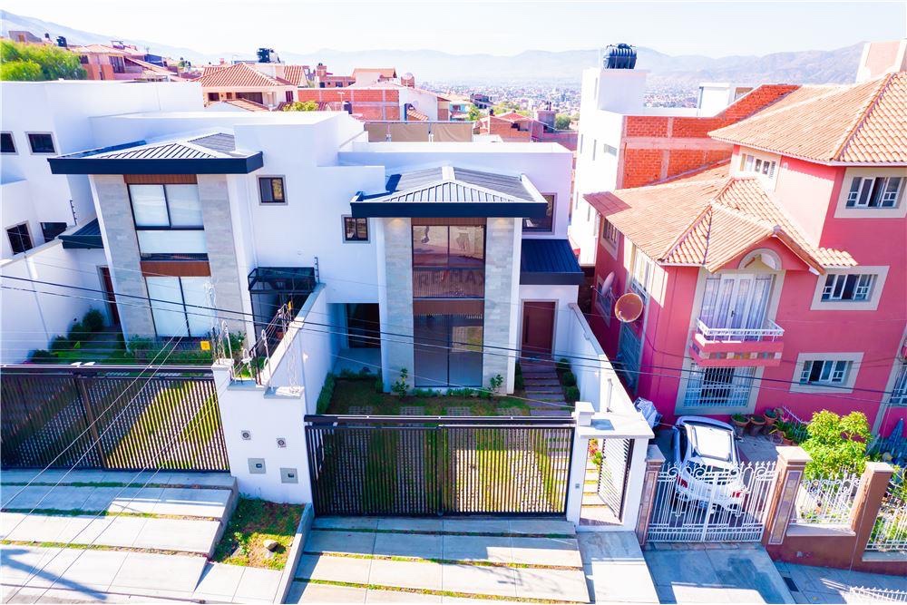 Casa en VentaCASA EN VENTA A ESTRENAR ZONA MESADILLA 3 dormitorios 3 baños 2 parqueos Foto 1