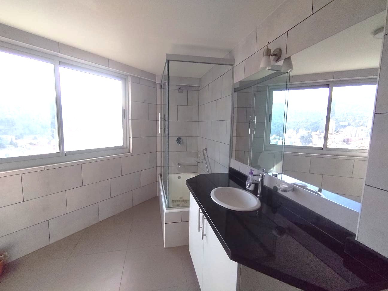 Departamento en AlquilerAVENIDA ARCE   -    LA PAZ  3 dormitorios 4 baños 1 parqueos Foto 3