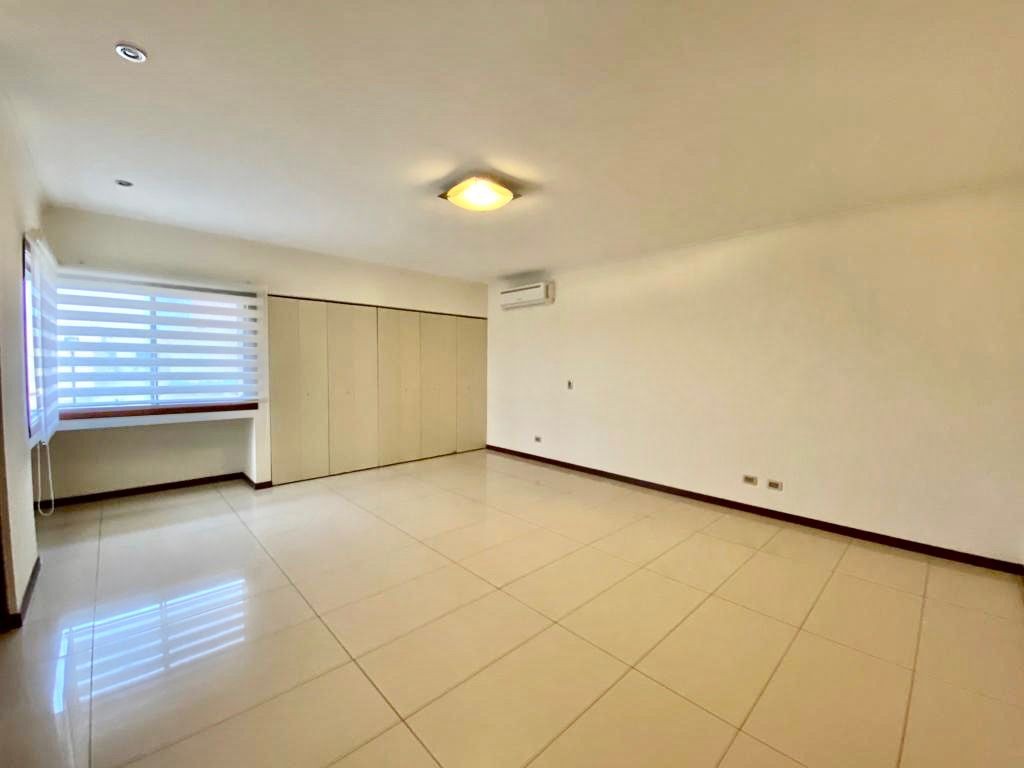 En Alquiler a Bs 12,800 Foto 2