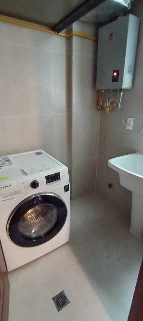 Departamento en Calacoto en La Paz 2 dormitorios 2 baños 1 parqueos Foto 2