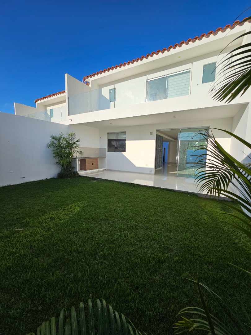 Casa en Urubó en Santa Cruz de la Sierra 3 dormitorios 3 baños 2 parqueos Foto 12