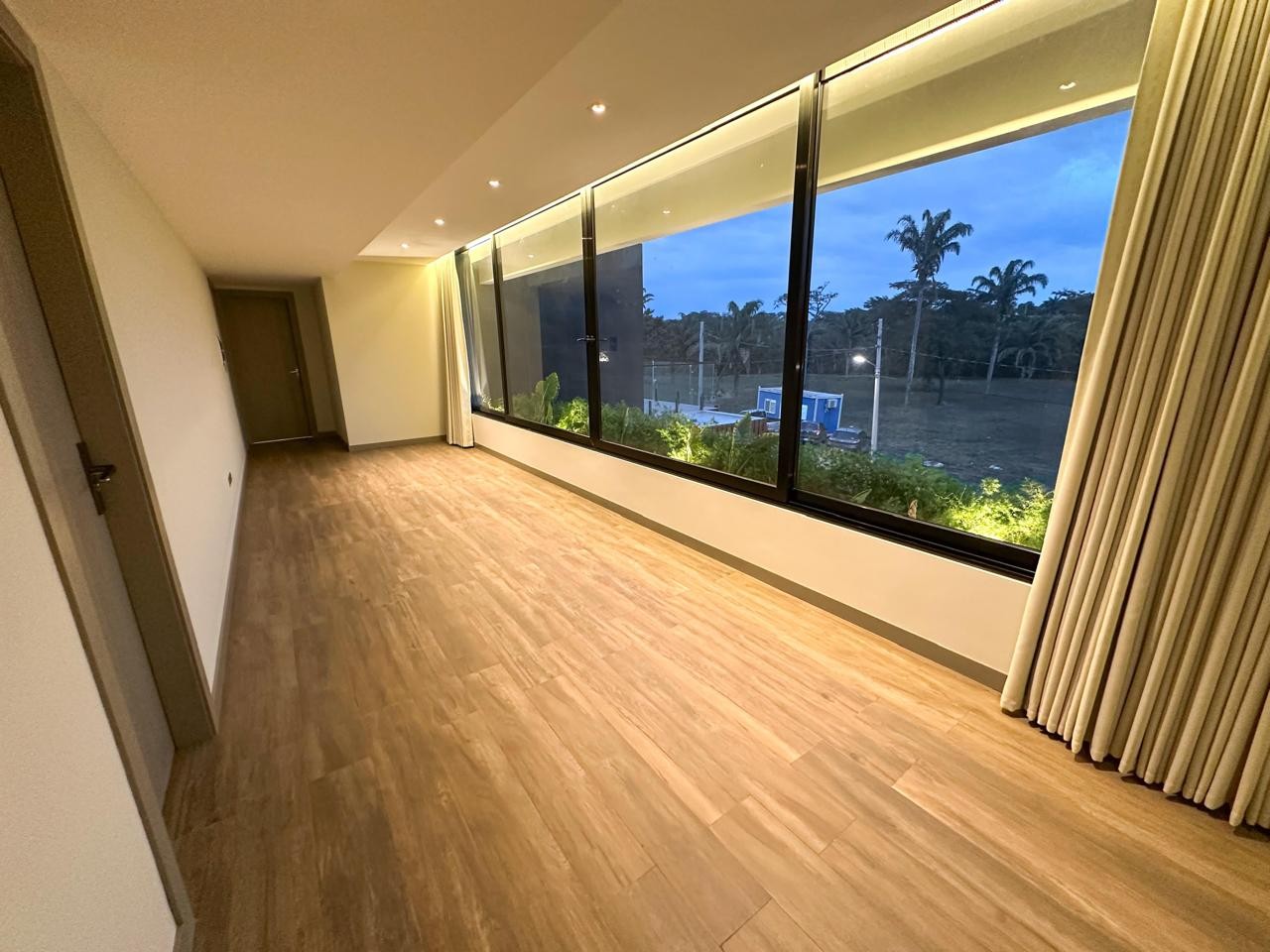 Casa en VentaColinas del Urubó Las Palmeras - Hermosa Casa en Venta Foto 6