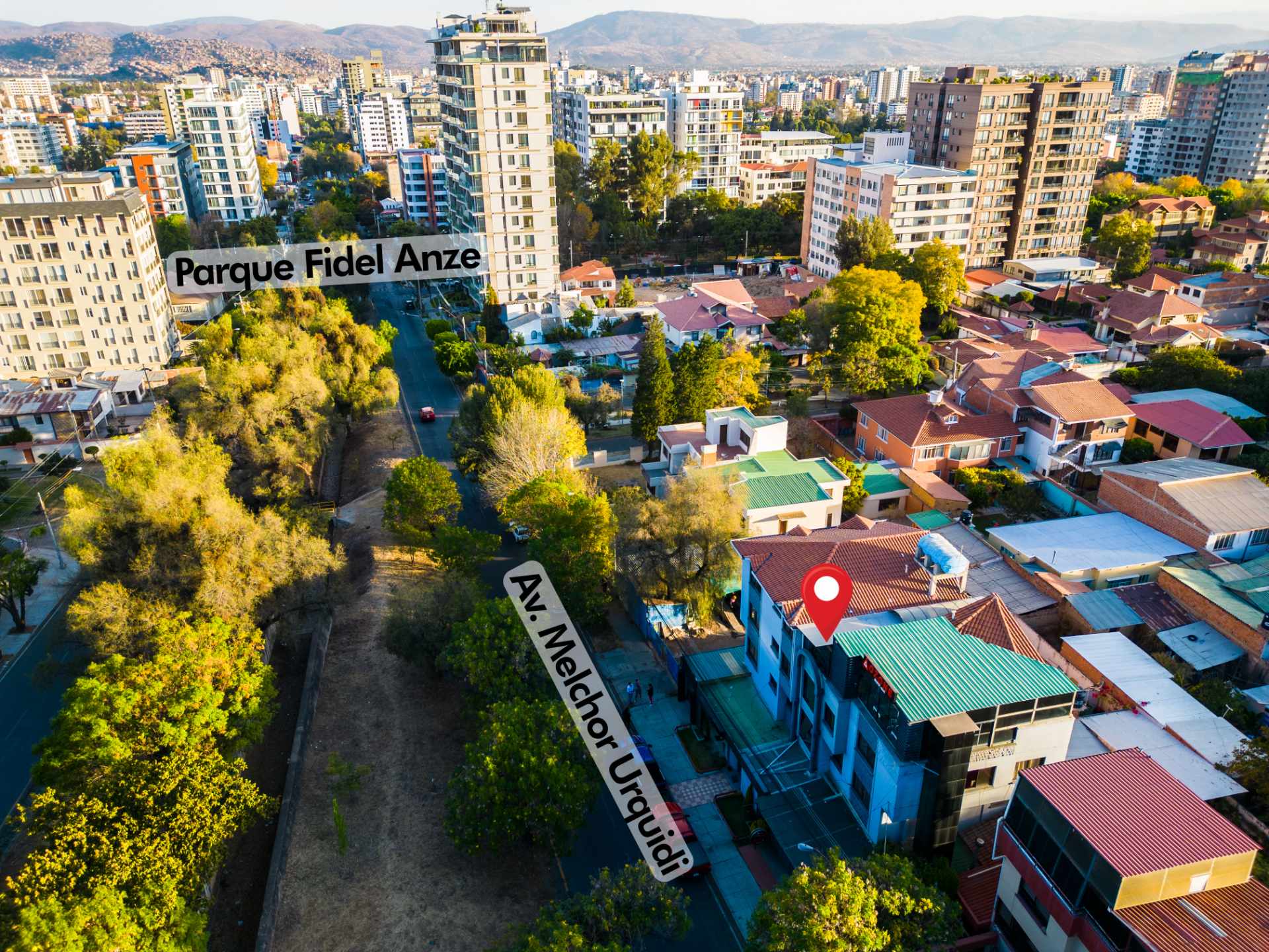 Edificio PROPIEDAD COMERCIAL EN VENTA  ZONA QUERU QUERU - AV. MELCHOR URQUIDI Foto 5