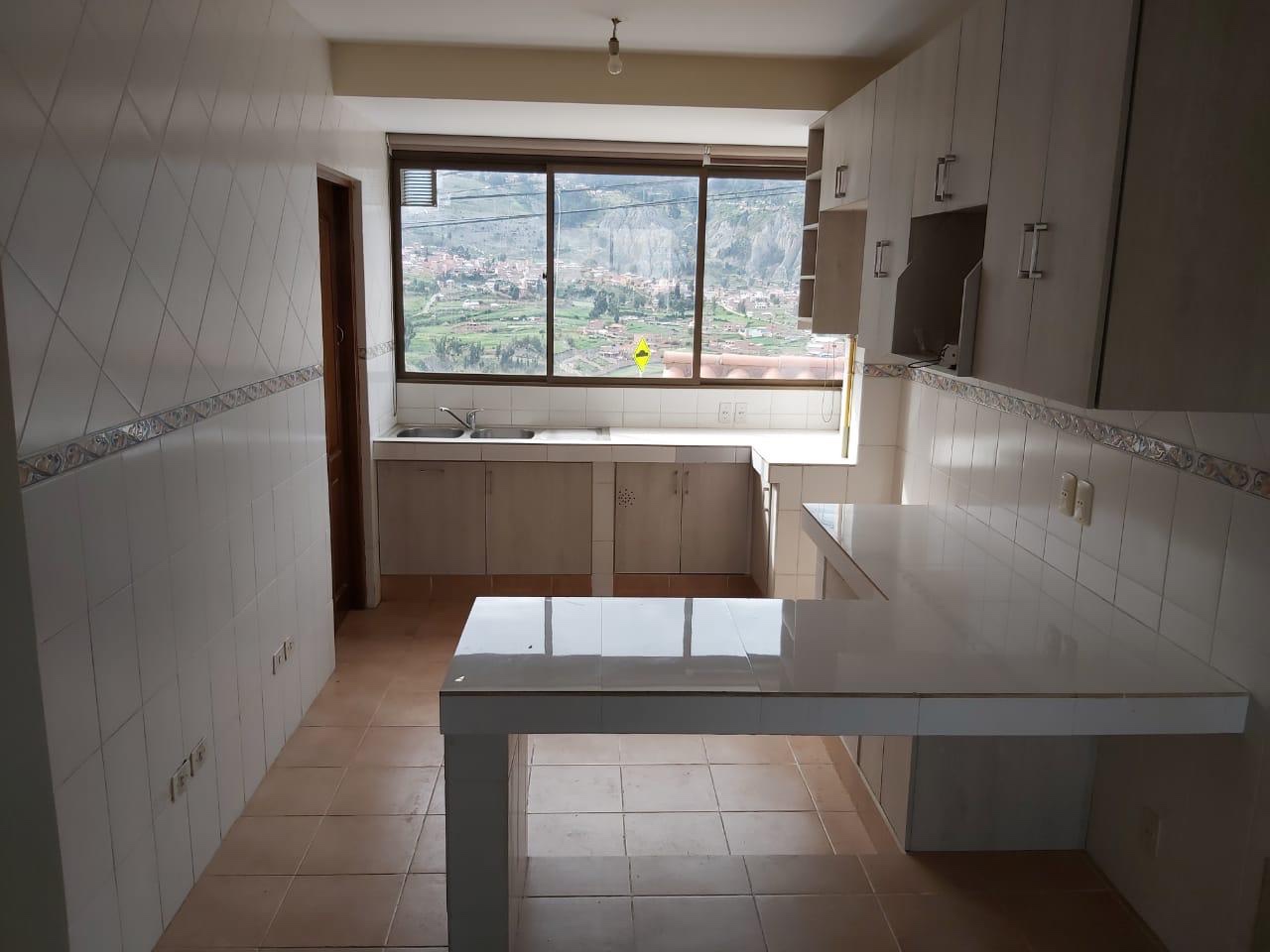 Departamento en Alto Irpavi en La Paz 3 dormitorios 5 baños 1 parqueos Foto 11