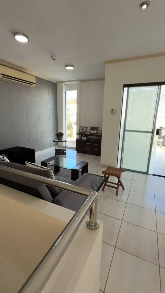 Casa en Entre 4to y 5to anillo Oeste en Santa Cruz de la Sierra 4 dormitorios 6 baños 2 parqueos Foto 9